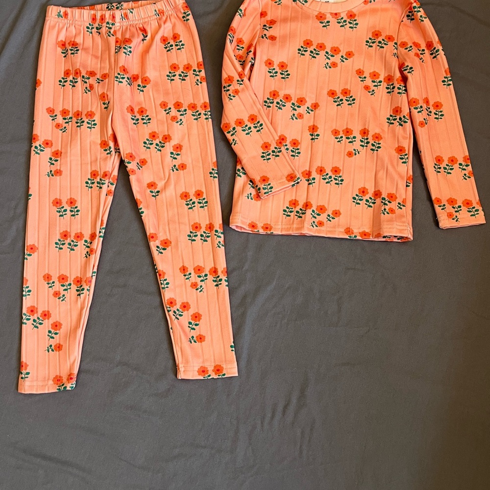 SHEIN Kids Pajamas - Orange Floral